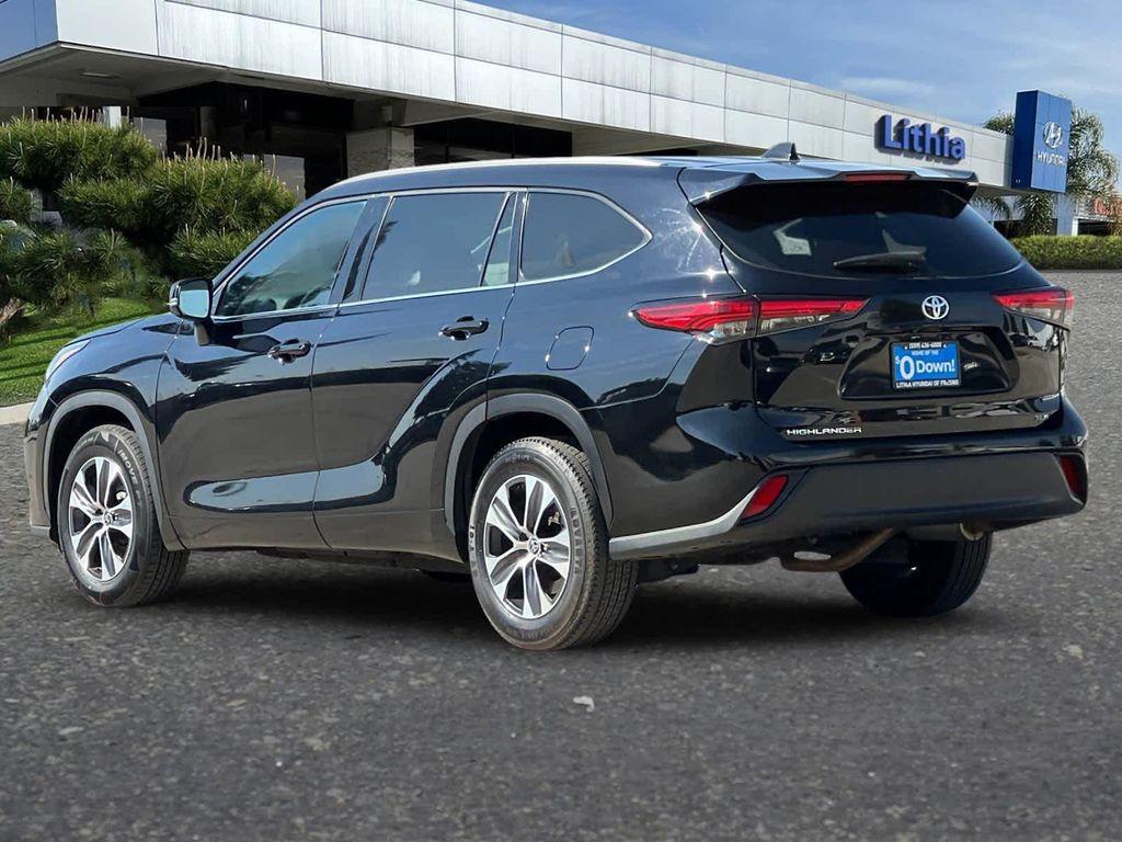 used 2022 Toyota Highlander car, priced at $31,998