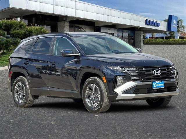 new 2025 Hyundai TUCSON Hybrid car, priced at $32,195