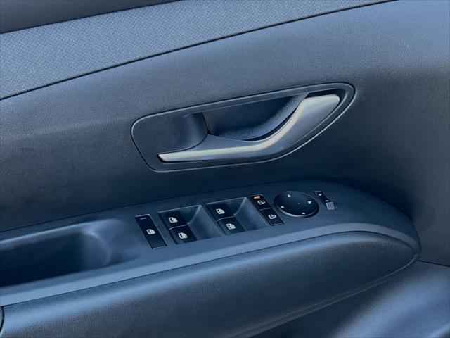 new 2025 Hyundai TUCSON Hybrid car, priced at $35,725