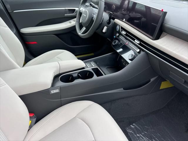 new 2025 Hyundai Sonata Hybrid car, priced at $30,385