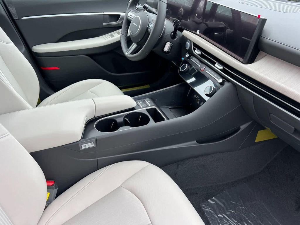 new 2025 Hyundai Sonata Hybrid car, priced at $29,885