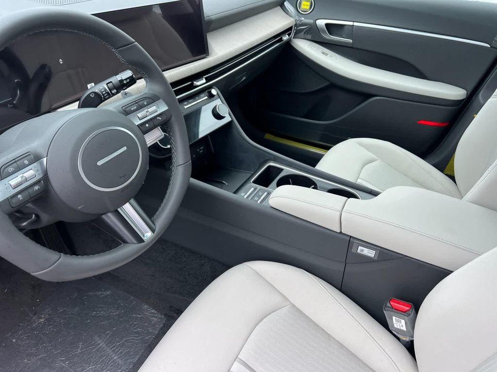 new 2025 Hyundai Sonata Hybrid car, priced at $29,885
