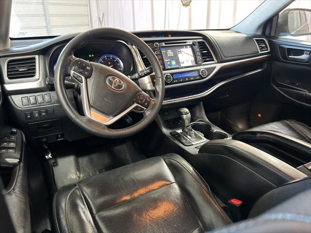 used 2015 Toyota Highlander car, priced at $19,777
