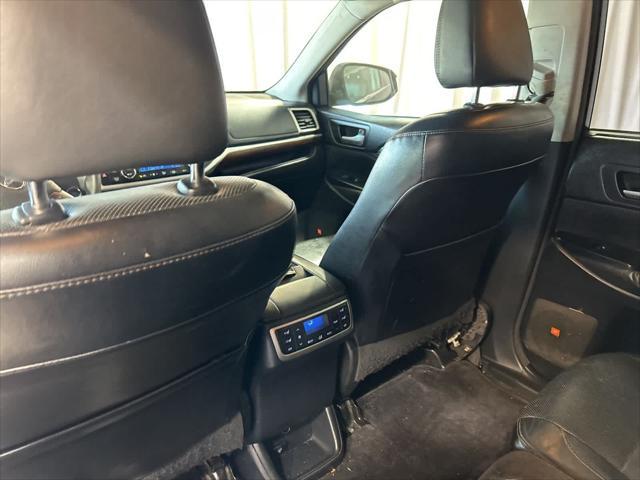 used 2015 Toyota Highlander car, priced at $19,777