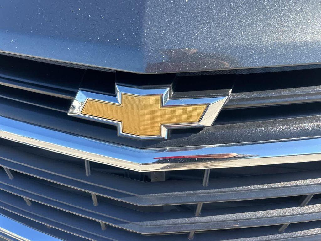 used 2021 Chevrolet Equinox car, priced at $12,999