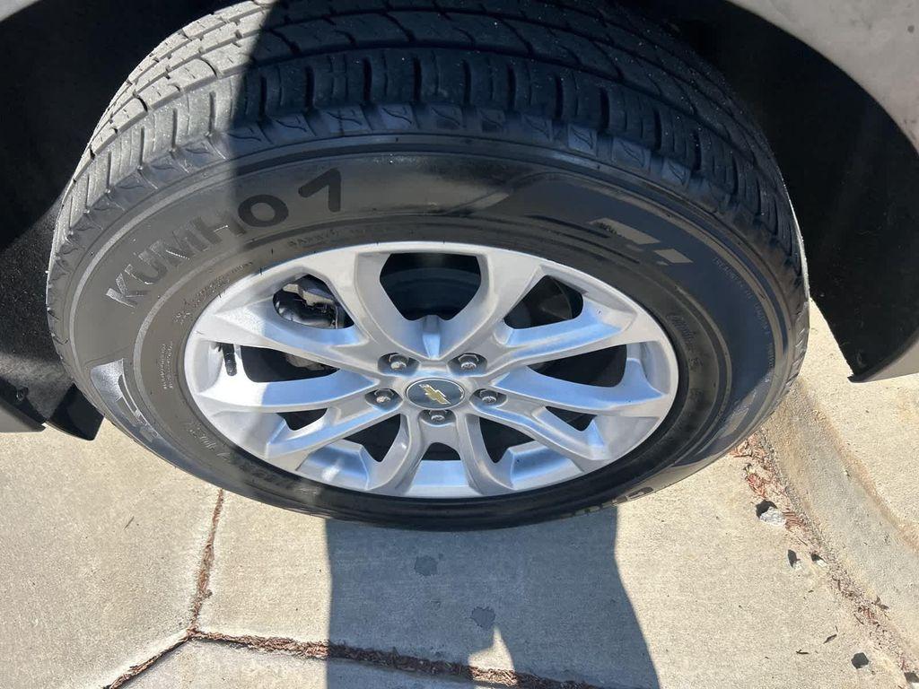 used 2021 Chevrolet Equinox car, priced at $12,999