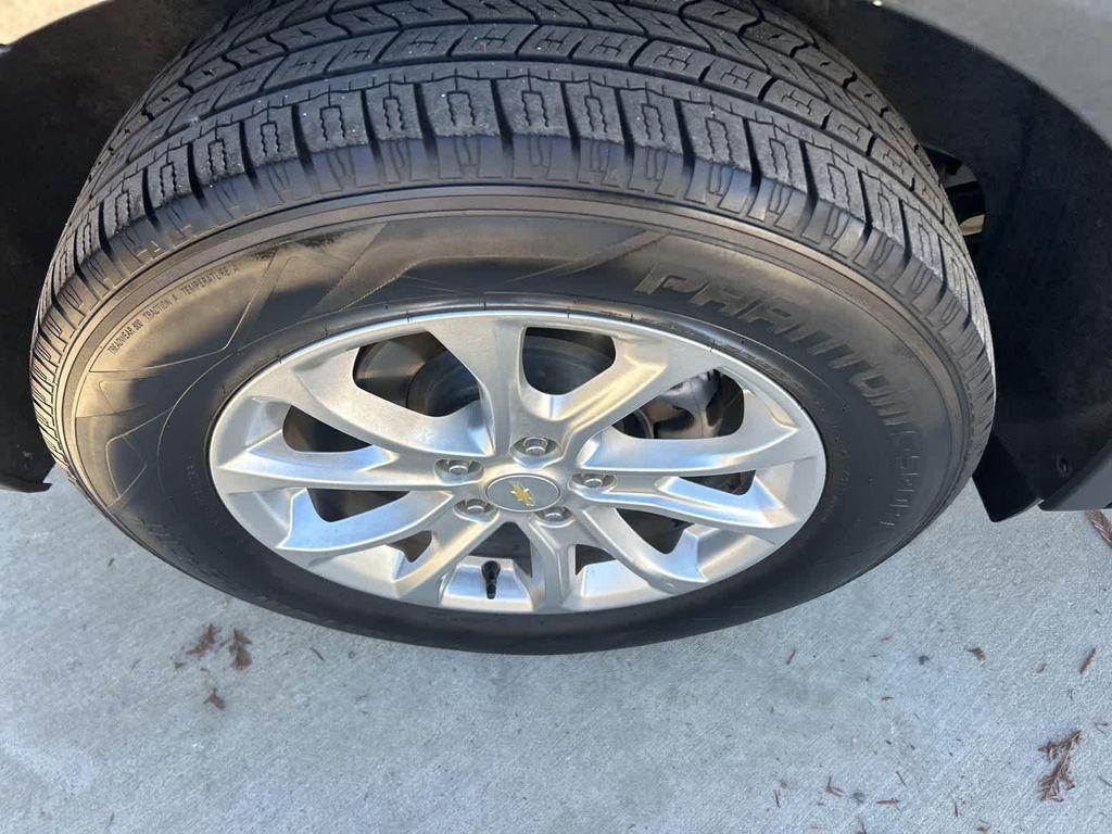 used 2021 Chevrolet Equinox car, priced at $12,999