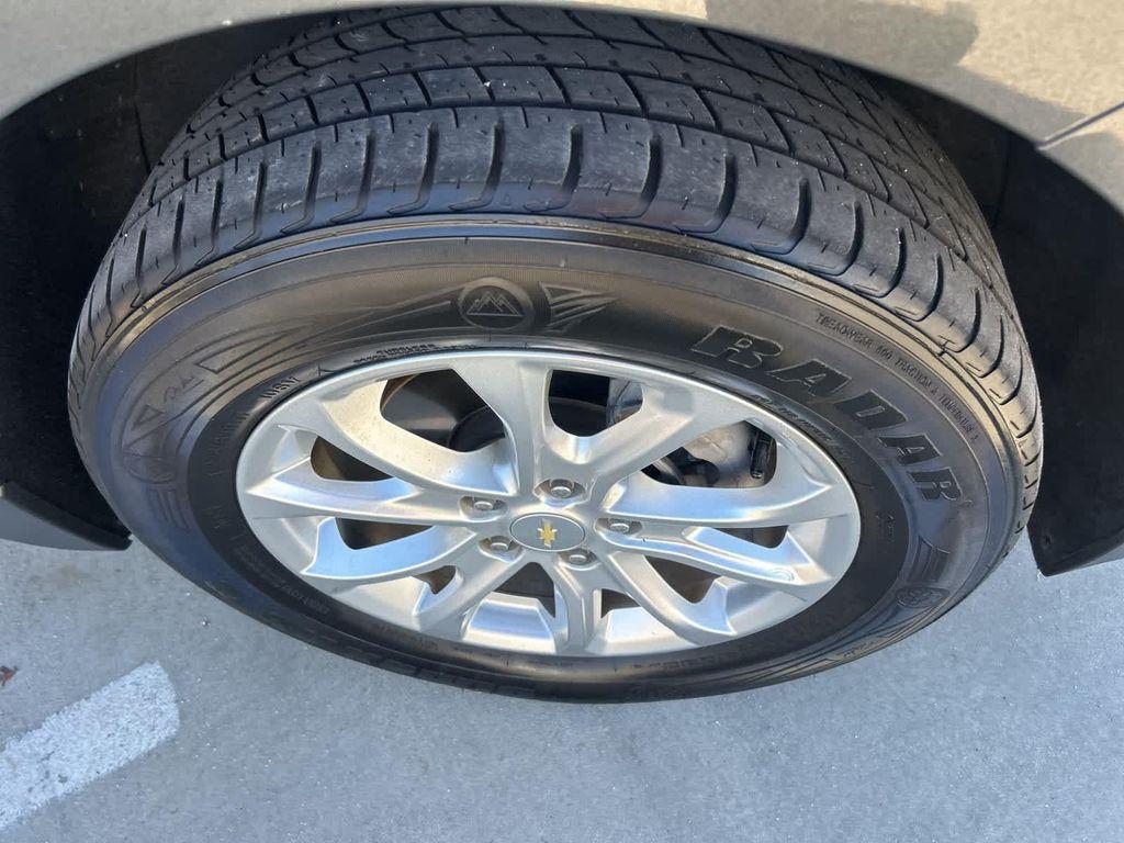 used 2021 Chevrolet Equinox car, priced at $12,999