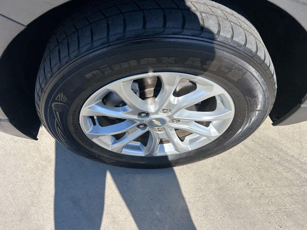 used 2021 Chevrolet Equinox car, priced at $12,999