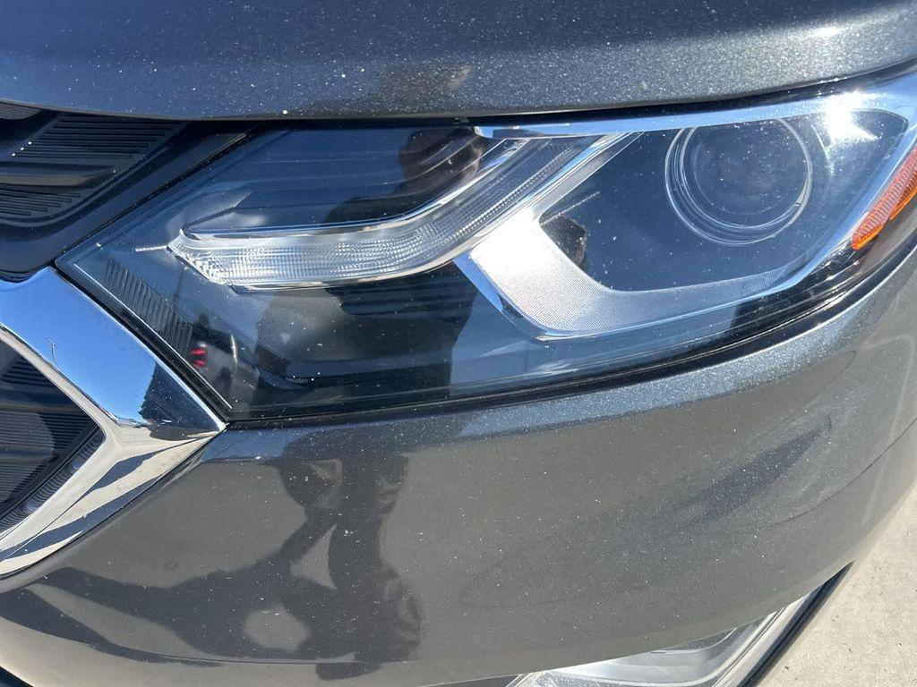 used 2021 Chevrolet Equinox car, priced at $12,999