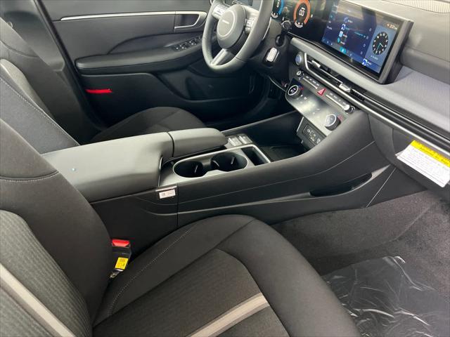 new 2025 Hyundai Sonata Hybrid car, priced at $30,635
