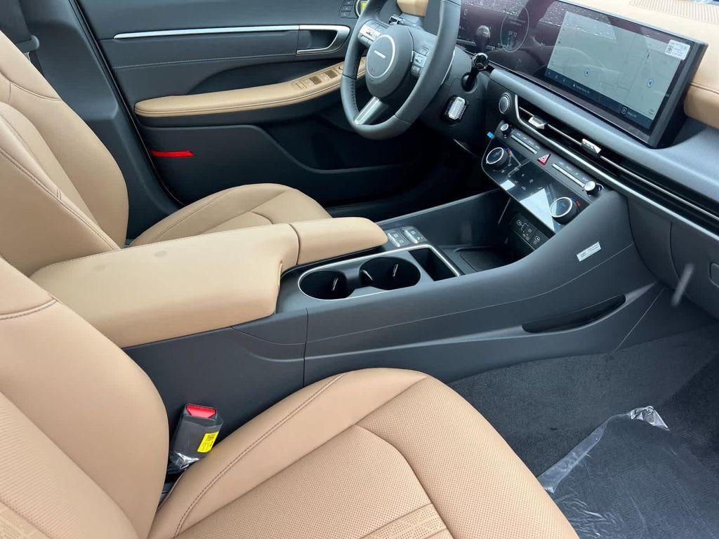 new 2025 Hyundai Sonata Hybrid car, priced at $35,650