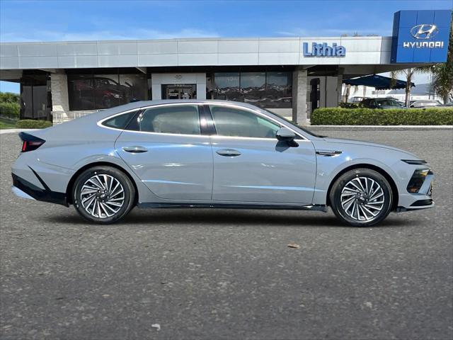 new 2025 Hyundai Sonata Hybrid car, priced at $35,860