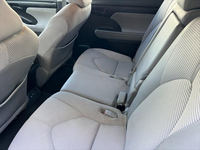 used 2022 Toyota Highlander car, priced at $32,999