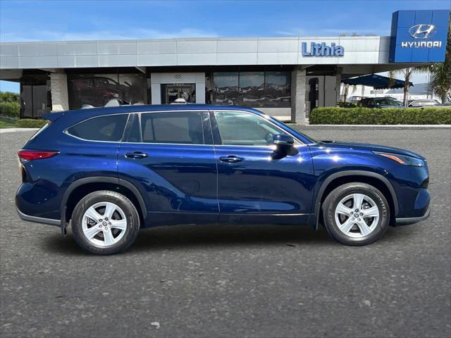 used 2022 Toyota Highlander car, priced at $32,999