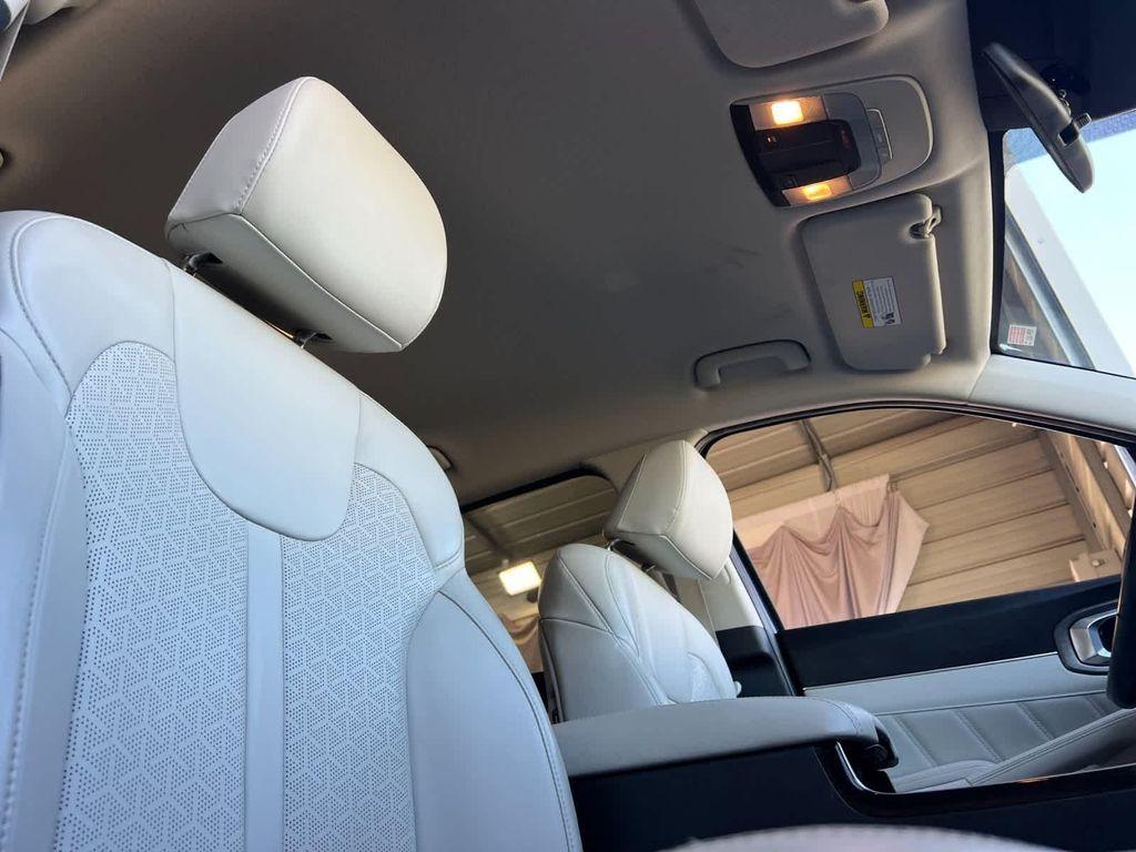 used 2022 Kia Sorento Plug-In Hybrid car, priced at $27,695