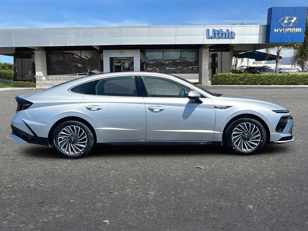new 2025 Hyundai Sonata Hybrid car, priced at $36,010