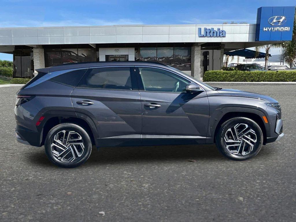 new 2025 Hyundai TUCSON Hybrid car, priced at $37,929