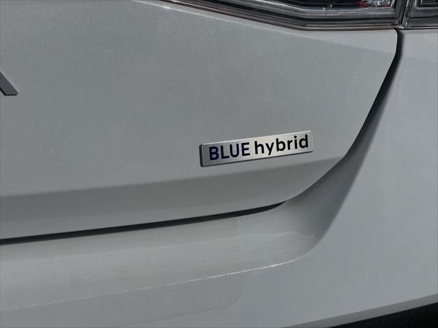 new 2025 Hyundai Elantra HEV car, priced at $24,175