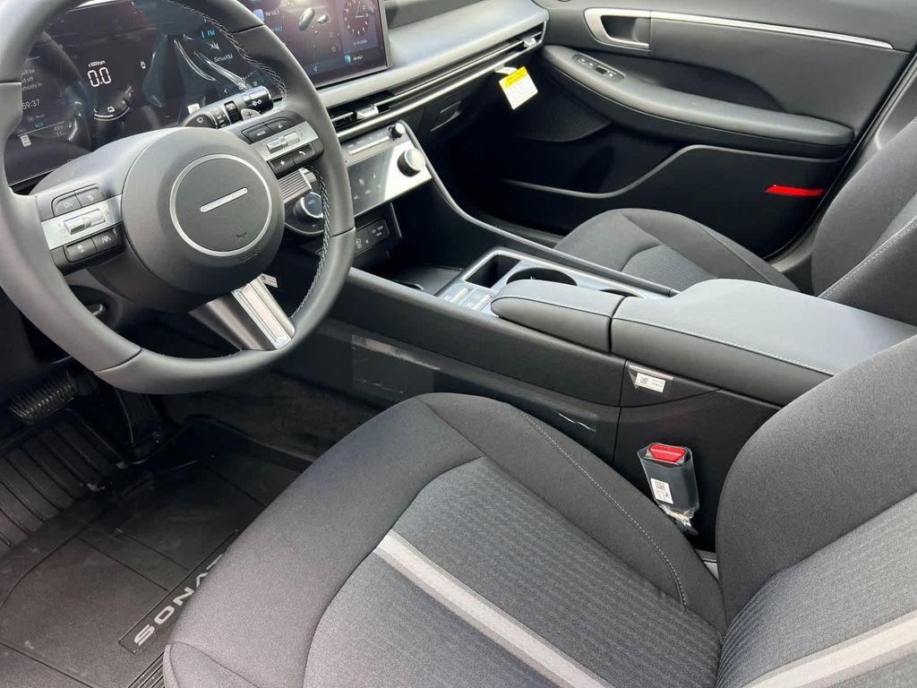 new 2025 Hyundai Sonata Hybrid car, priced at $27,505