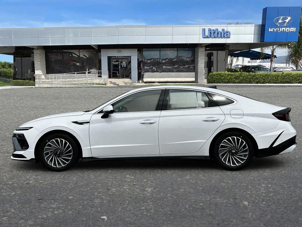 new 2025 Hyundai Sonata Hybrid car, priced at $36,410