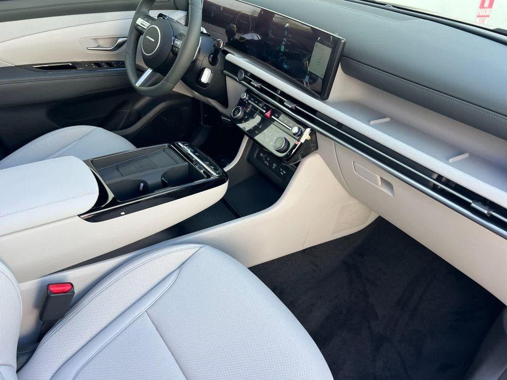 new 2025 Hyundai TUCSON Hybrid car, priced at $37,690