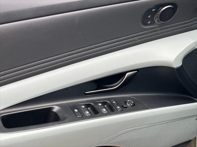 new 2025 Hyundai Elantra car, priced at $28,560