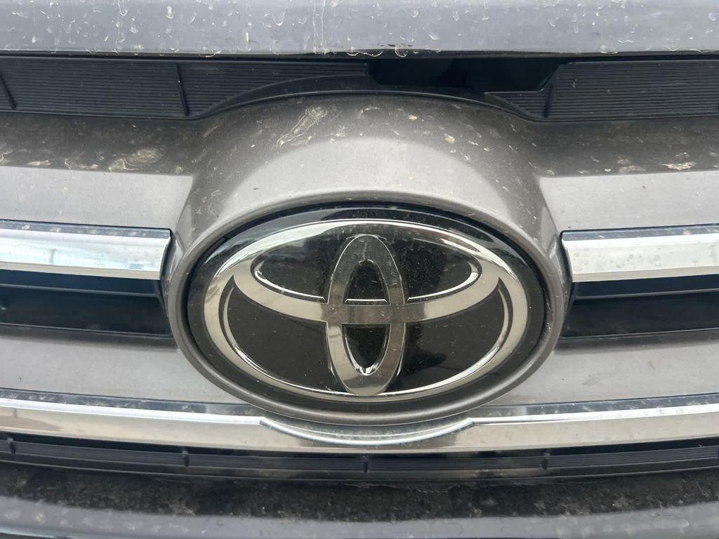 used 2018 Toyota Highlander car, priced at $24,999
