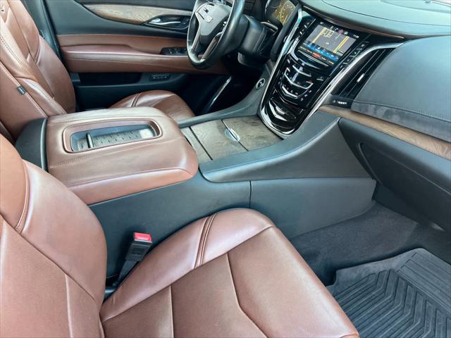 used 2015 Cadillac Escalade ESV car, priced at $24,595