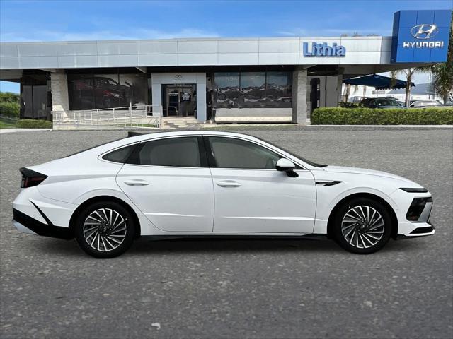 new 2025 Hyundai Sonata Hybrid car, priced at $36,835