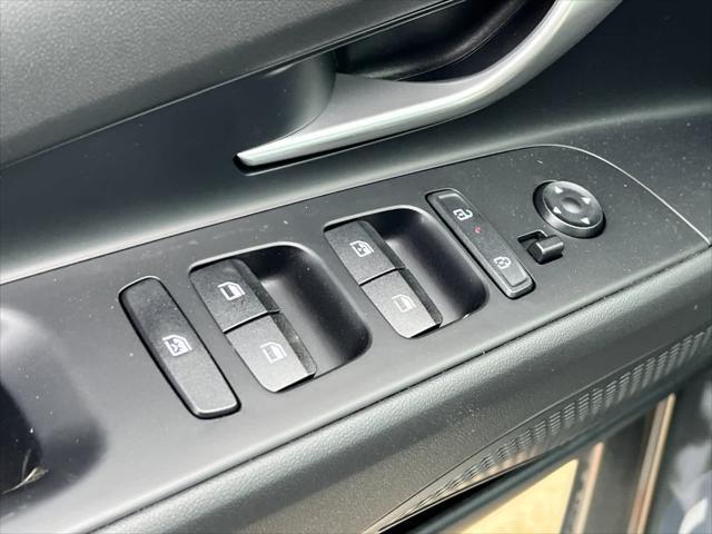 new 2025 Hyundai Elantra car, priced at $28,615