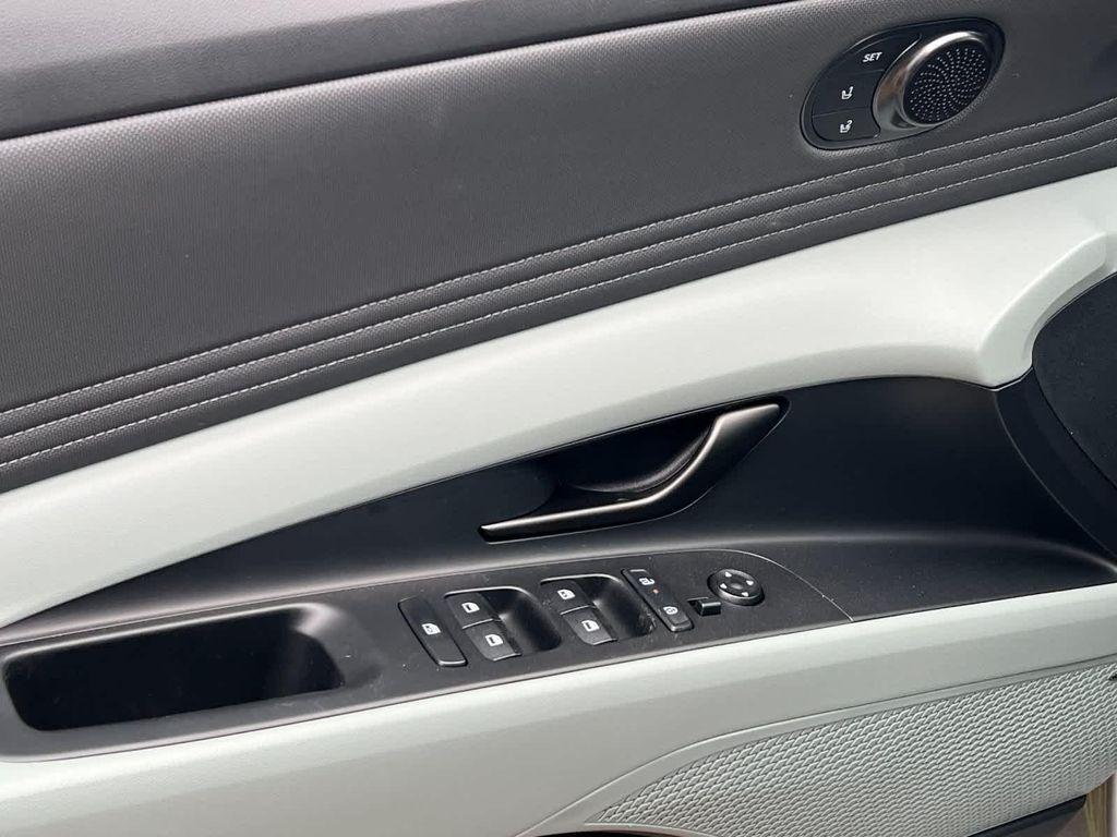 new 2025 Hyundai ELANTRA HEV car, priced at $25,085