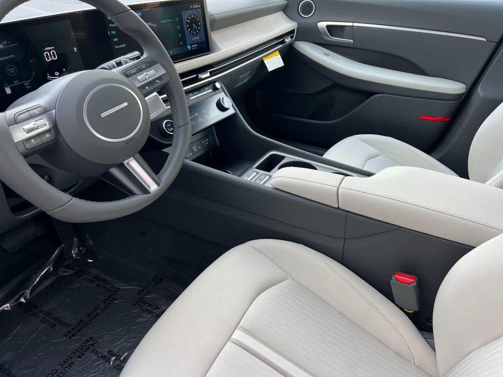new 2025 Hyundai Sonata Hybrid car, priced at $29,405