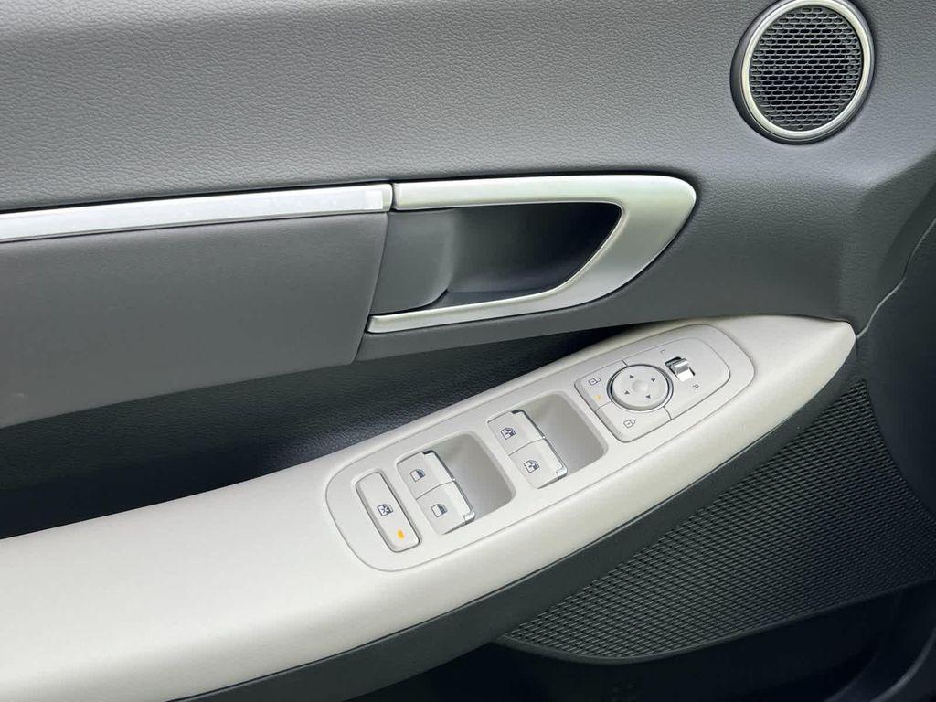 new 2025 Hyundai Sonata Hybrid car, priced at $29,405