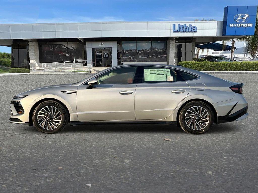 new 2025 Hyundai Sonata Hybrid car, priced at $29,405