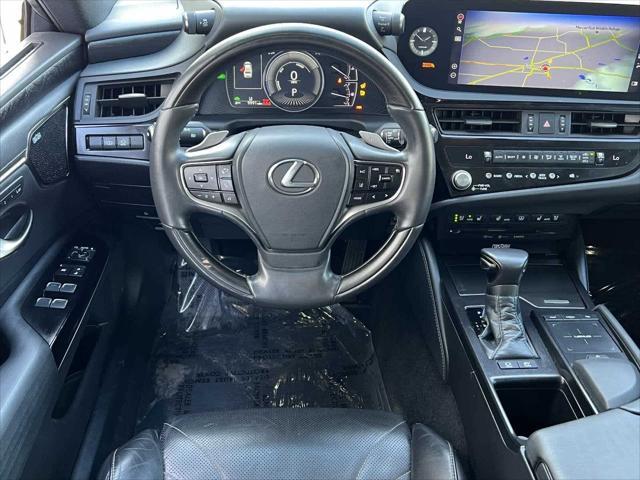 used 2022 Lexus ES 300h car, priced at $31,999