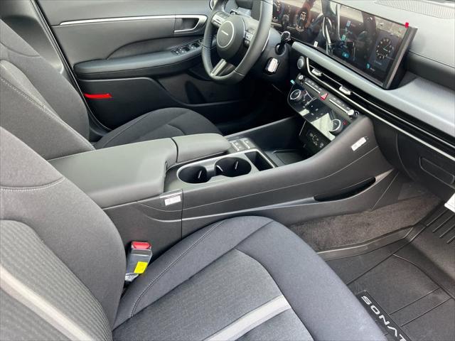 new 2025 Hyundai Sonata Hybrid car, priced at $30,133