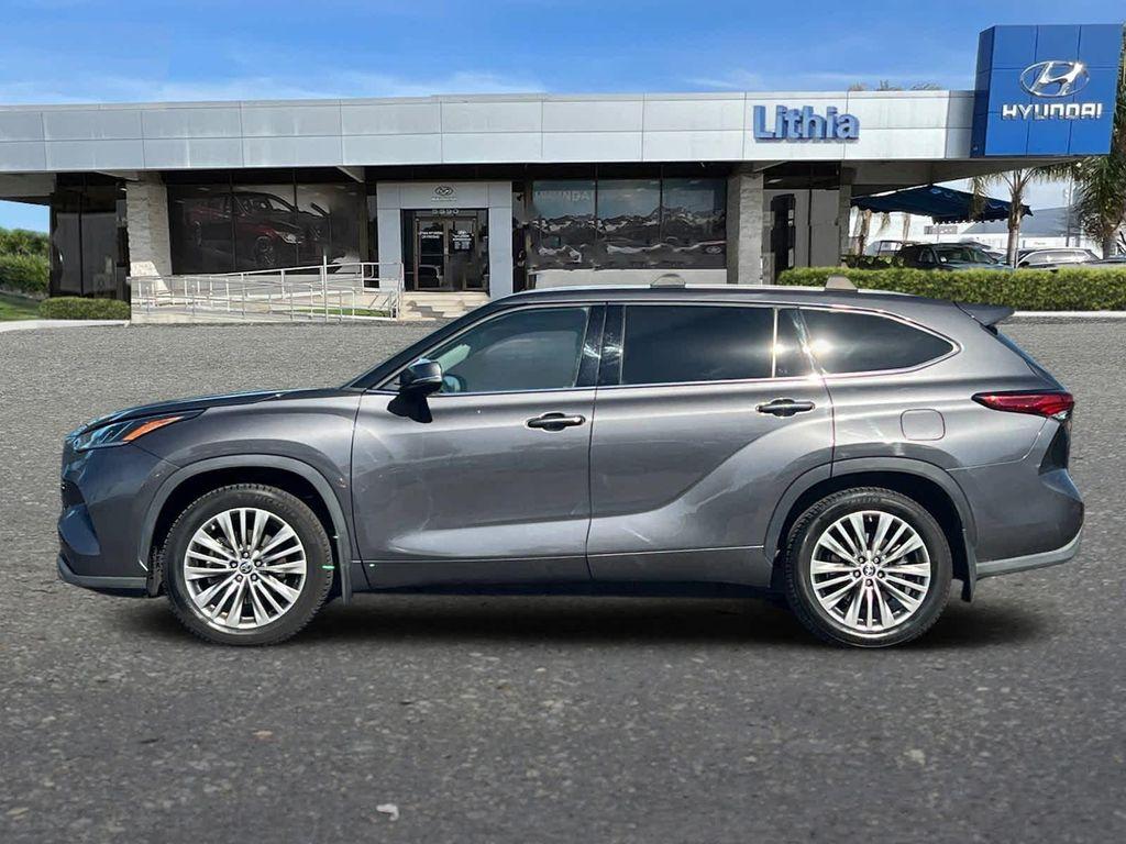used 2022 Toyota Highlander car, priced at $39,981