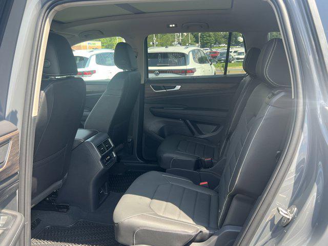 new 2025 Volkswagen Atlas car, priced at $50,111