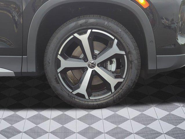 new 2025 Volkswagen Tiguan car, priced at $35,011