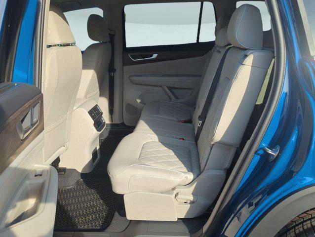 new 2025 Volkswagen Atlas car, priced at $54,091