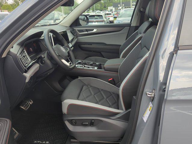 new 2025 Volkswagen Atlas car, priced at $48,021