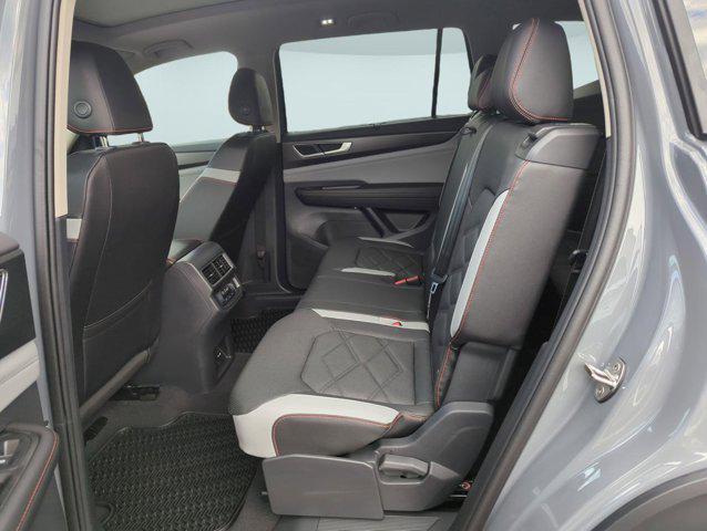 new 2025 Volkswagen Atlas car, priced at $48,021