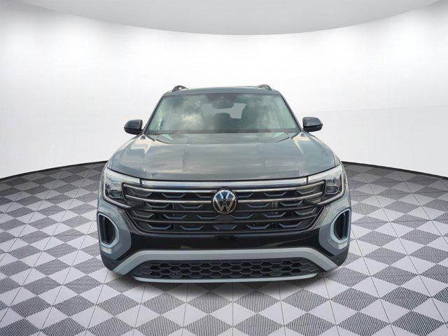 new 2025 Volkswagen Atlas car, priced at $48,021