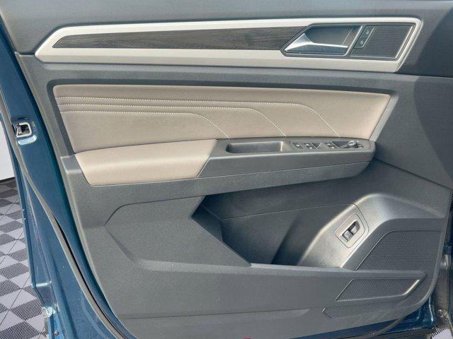 used 2023 Volkswagen Atlas car, priced at $30,999