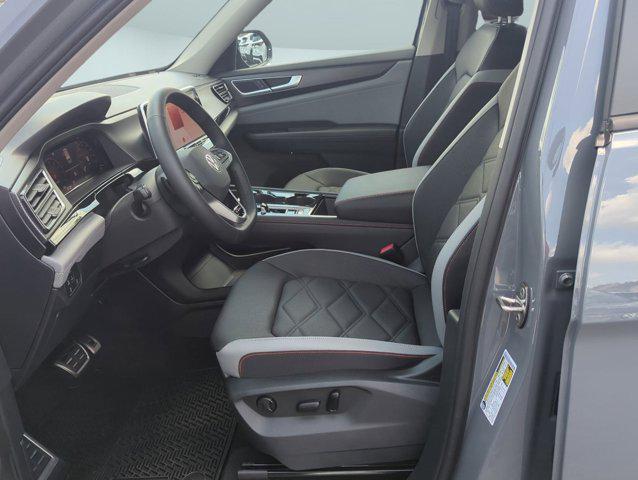 new 2025 Volkswagen Atlas car, priced at $45,022
