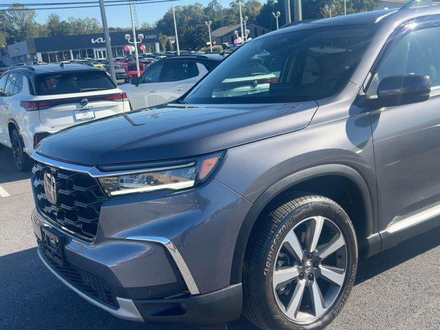 used 2024 Honda Pilot car, priced at $41,898