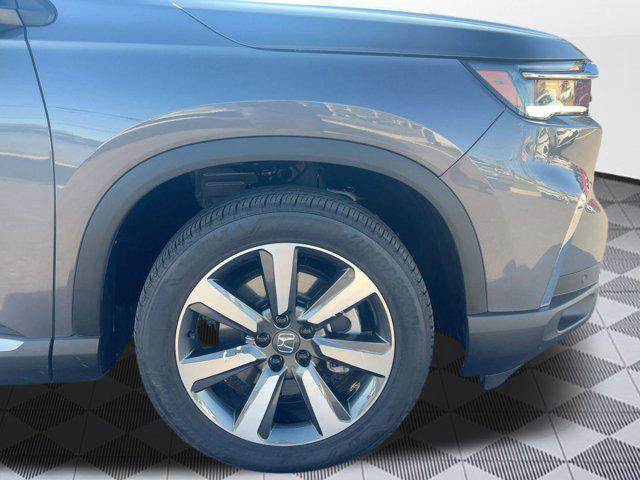 used 2024 Honda Pilot car, priced at $41,898