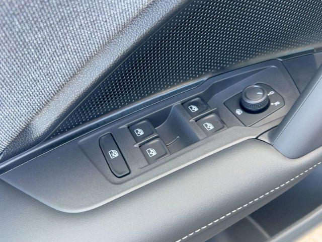 new 2025 Volkswagen Tiguan car, priced at $32,711