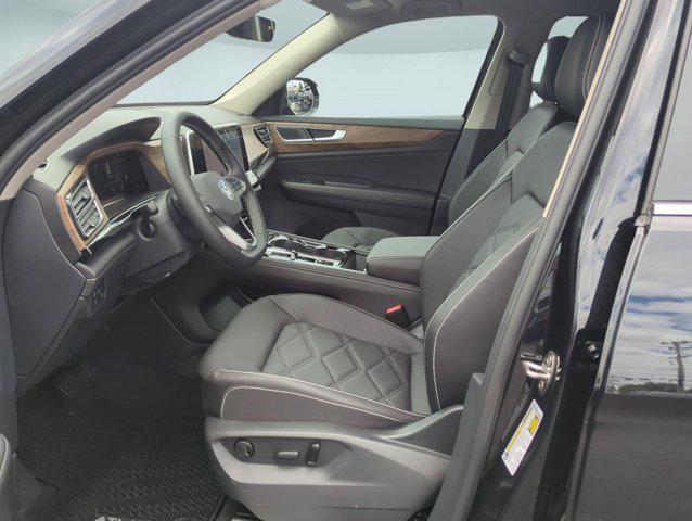 new 2025 Volkswagen Atlas car, priced at $45,451